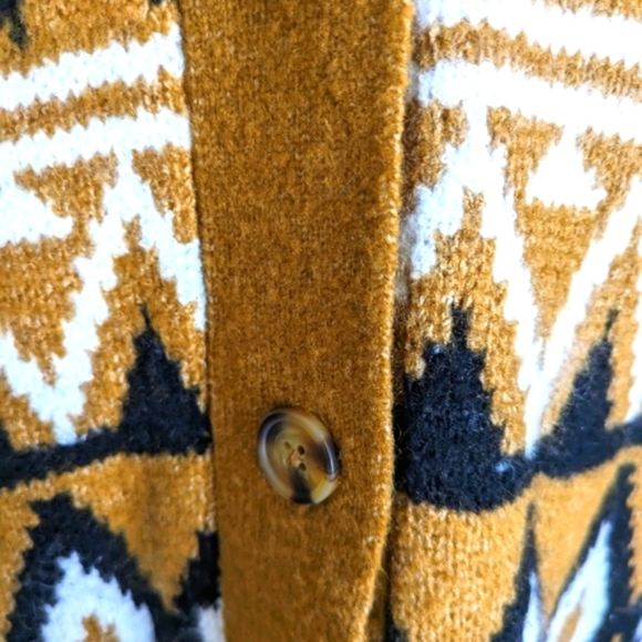 Trendy Plus Size Geometric-Print Button Front Cardigan..Size 1x - Picture 4 of 8